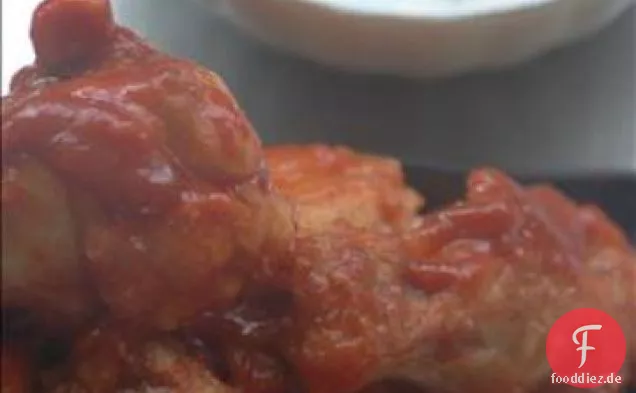 Büffelhähnchen mit besserem Blauschimmelkäse-Dip