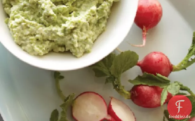 Fava Bohnen-Ziegenkäse-Dip mit Radieschen