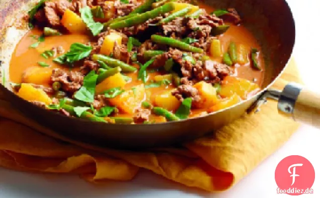 Rindfleisch und Ananas Rotes Curry