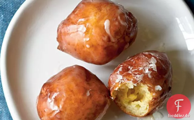 Ahorn-glasierte Sauerrahm-Donut-Löcher
