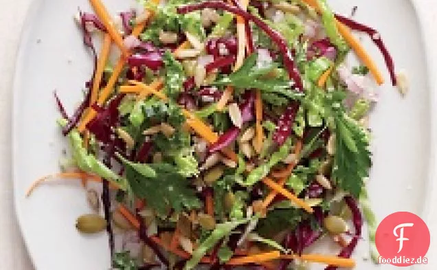 Grünkohl-Salat Mit Rotkohl Und Karotten