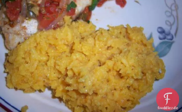 Kubanischer würziger gelber Reis