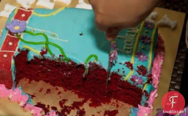 Extra feuchter roter Samtkuchen