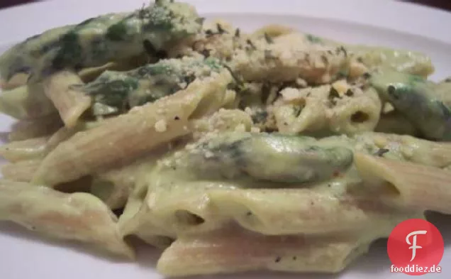 Penne Pasta mit Spargelsauce