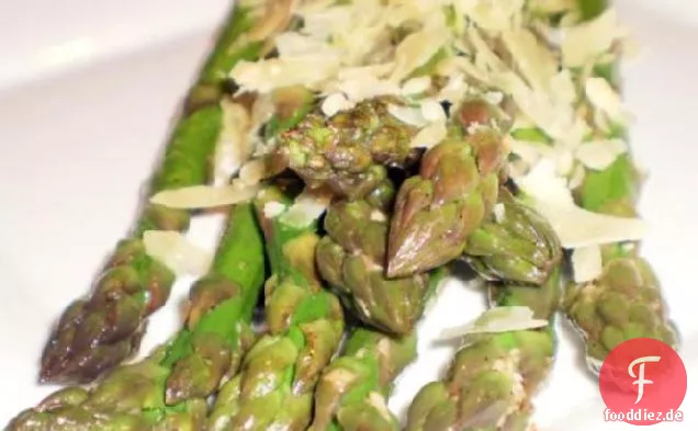 Spargel mit Knoblauchbutter und Parmesan