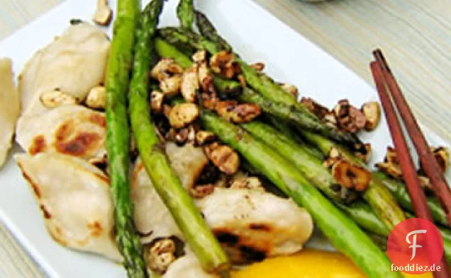 Spargel und Cashewnüsse