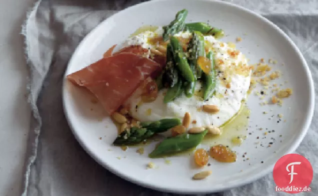 Burrata mit Spargel, Pinienkernen und Goldenen Rosinen Rezept