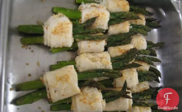 Phyllo gewickelt käsigen Spargel