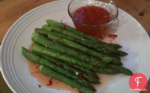 Spargel mit thailändischer Dip-Sauce