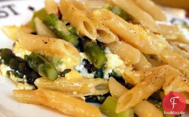 Überbackene Pasta mit grünem Spargel (Penne al Forno con Asparagi)