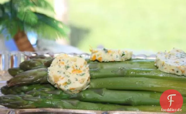 Spargel mit Ingwer-Orangenbutter