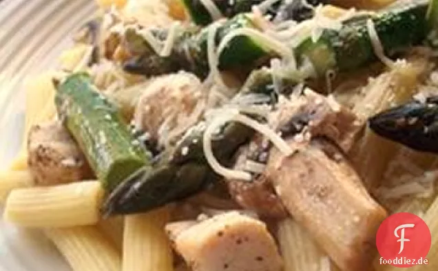 Penne mit Huhn und Spargel