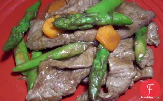Rindfleisch mit frischem Spargel