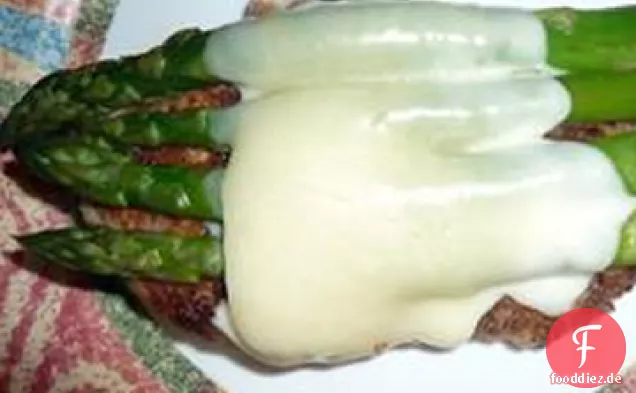 Schnelles Huhn mit Spargel und Provolone