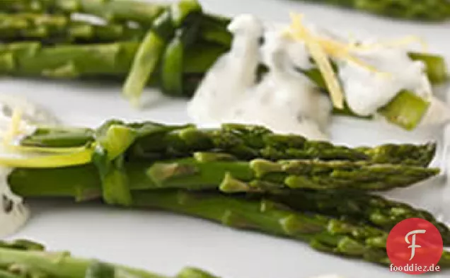 Cremiger Zitrus-Schnittlauch-Spargel