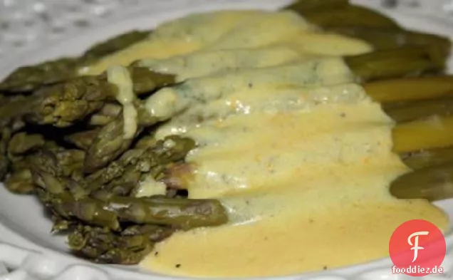 Spargel in cremiger Orangen-Maltaise-Buttersauce