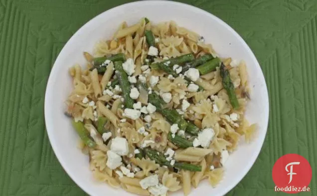 Engelshaar mit Spargel & Tomaten