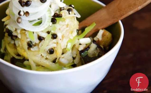 Gesunde Braune Reis-Und Hanfsamen-Salat