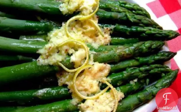 Spargel Mit Zitrone und Parmesan-Butter