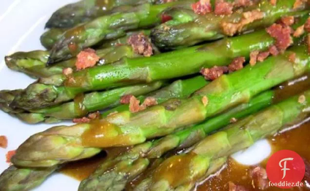 Spargel Mit Speck, Roten Zwiebeln und Balsamico-Vinaigrette