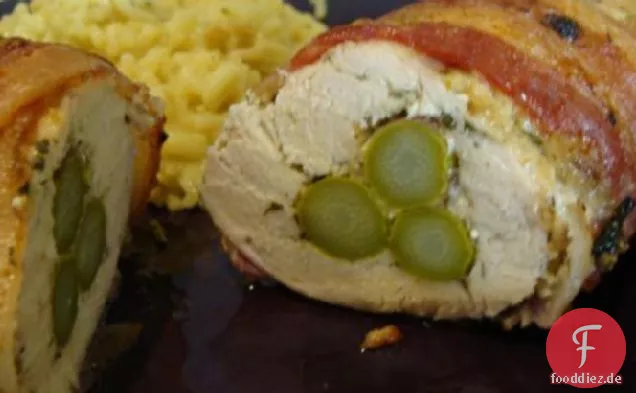 Mit Speck umwickeltes Huhn und Spargel