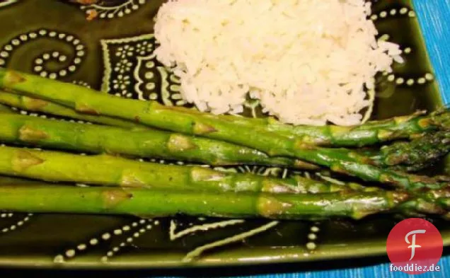 Leicht gerösteter Spargel
