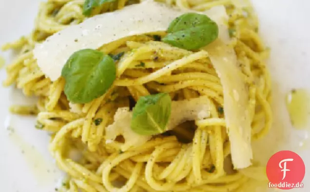 Spaghetti mit Pistazien-Pistou