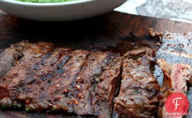 Gewürzgeriebenes gegrilltes Rocksteak