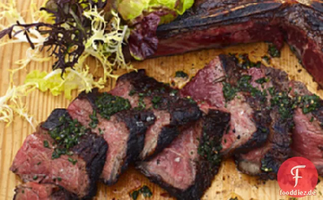Rib-Eye, T-Bone, und Streifen Steaks Schneiden über einen Zoll