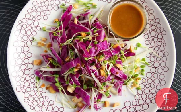 Würziger Rotkohl Kohlrabi Salat