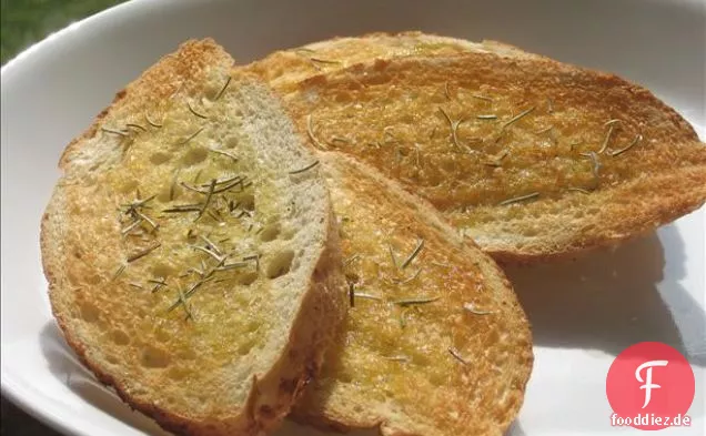 Geröstete süße Zwiebel und Knoblauch verbreiten