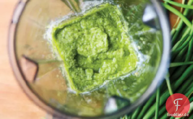 Pasta mit Knoblauch-Scape Pesto