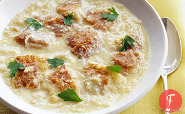Knoblauch-Brot-Suppe