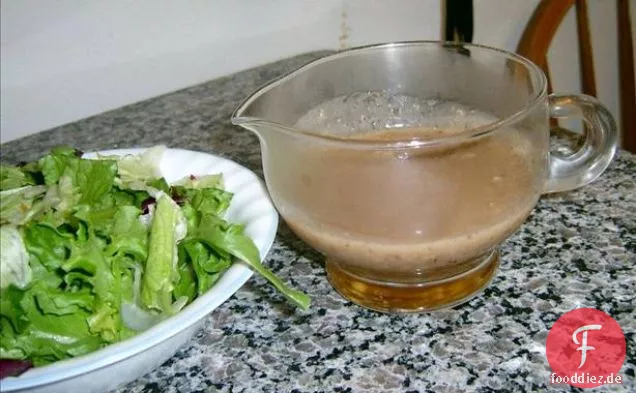 Pekannuss-Knoblauch-Salatdressing