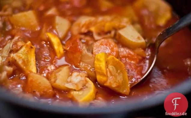 Heilung Kohl, Kartoffel, Karotte, & Tomaten Curry Eintopf