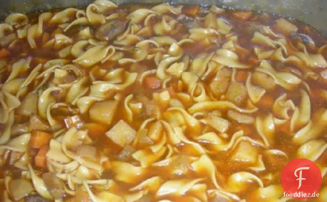 Gemütliche Pilz-Nudel-Suppe