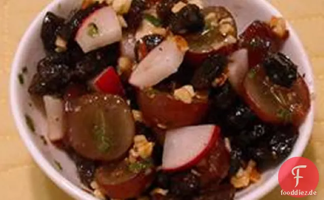 Balsamico-Trauben-Walnuss-Salat