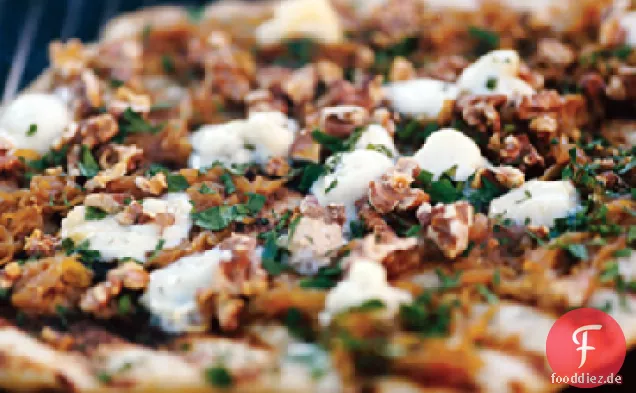 Karamellisiert-Zwiebel und Gorgonzola Gegrillte Pizza