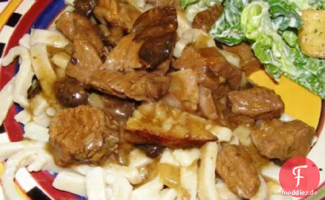 Home-Style Rindfleisch-N-Nudeln W/Pilze & Zwiebeln