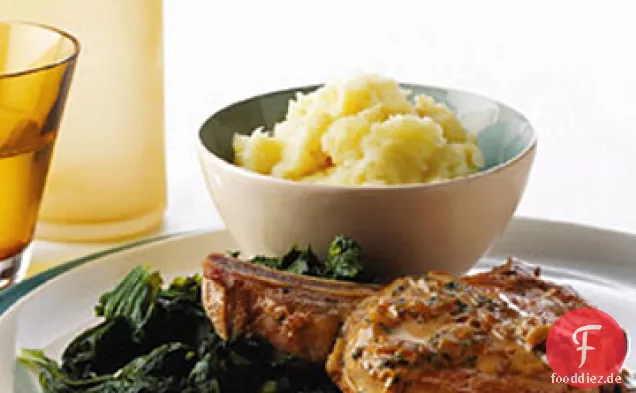 Sautiertes Schweinekotelett mit Salbei-Apfelwein-Sahnesauce