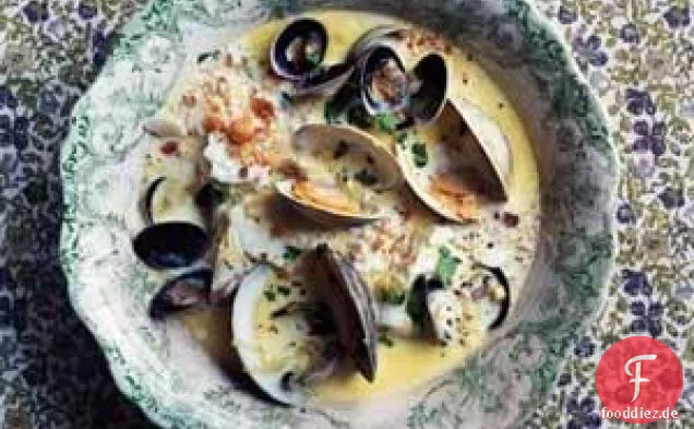Meeresfrüchte-Chowder mit knusprigen Semmelbröseln