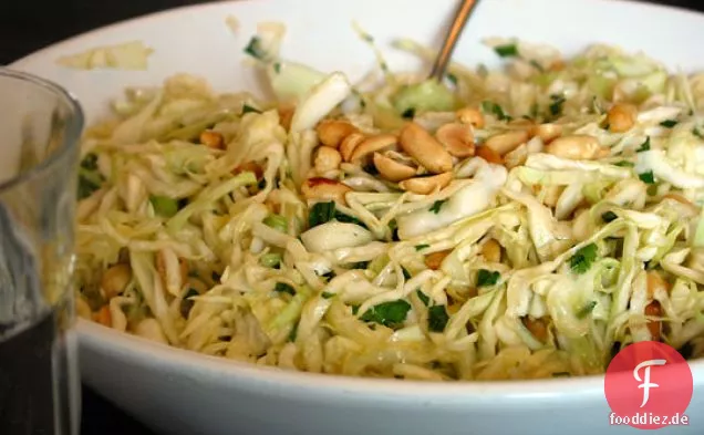 Knusprige Erdnuss-Salat