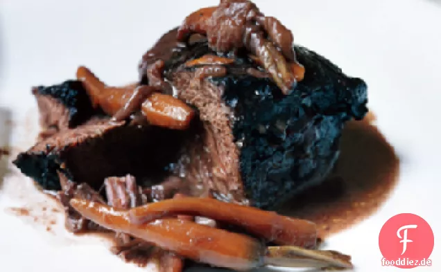 In Rotwein mit Orangenschale geschmorte Rinderbacken (Joues de Boeuf aux Agrumes)