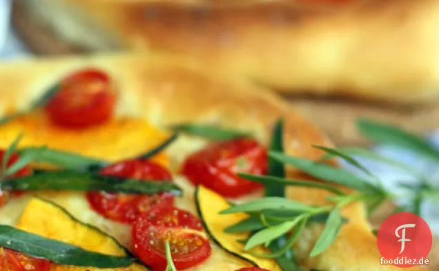 Gebratene Tomaten, Kabocha & Sellerie Grün / Estragon Pizza