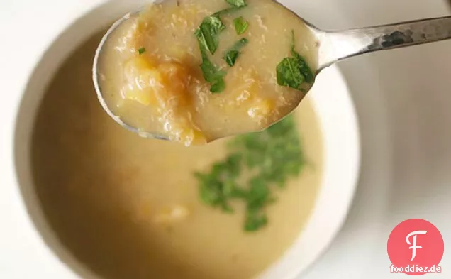 Kolumbianische Spitzwegerich-Suppe (Sopa de Platano)