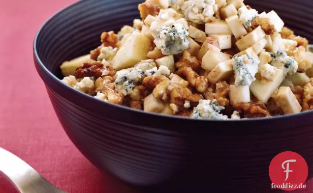 Selleriewurzel mit Äpfeln, Walnüssen und Blauschimmelkäse