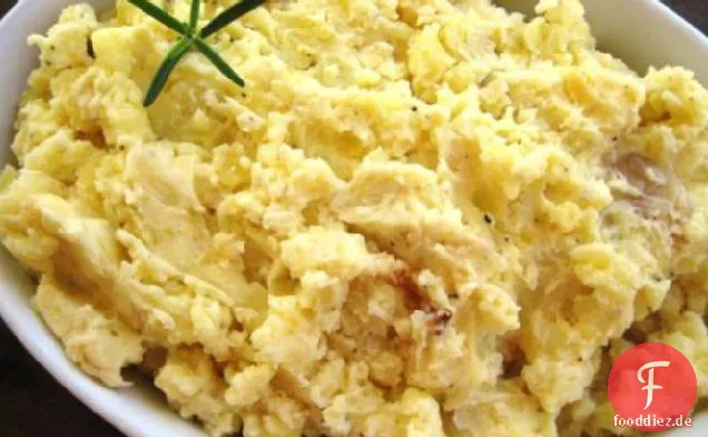 Kartoffelpüree mit geröstetem Knoblauch und Schalotten
