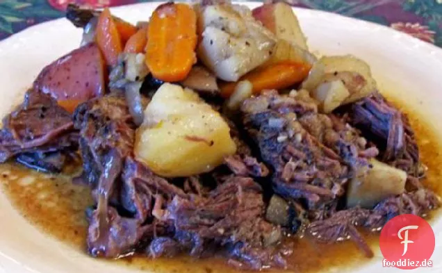 Fallin '- To- Stücke Schmorbraten mit Karotten und Kartoffeln