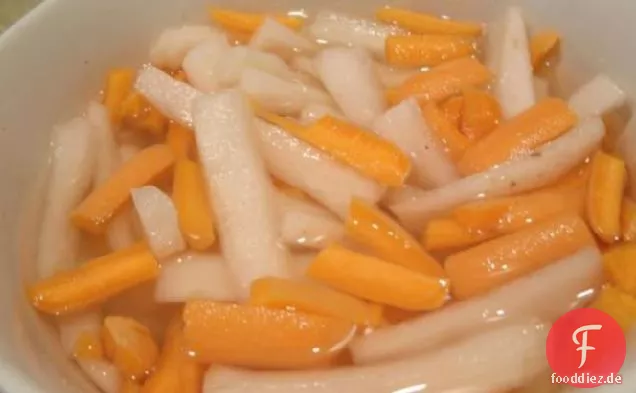 Vietnamesische Eingelegte Karotten und Daikon-Rettich