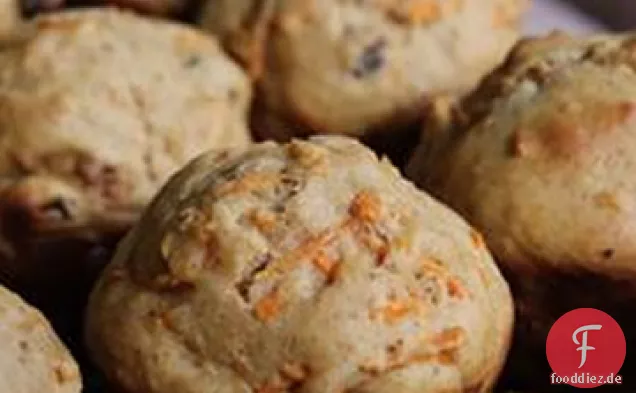 Dunkle Karotten-Rosinen-Muffins